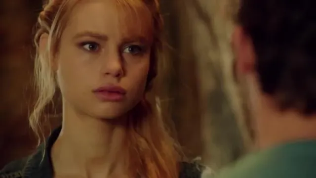 Кадры из сериала Тайны острова Мако (2013)